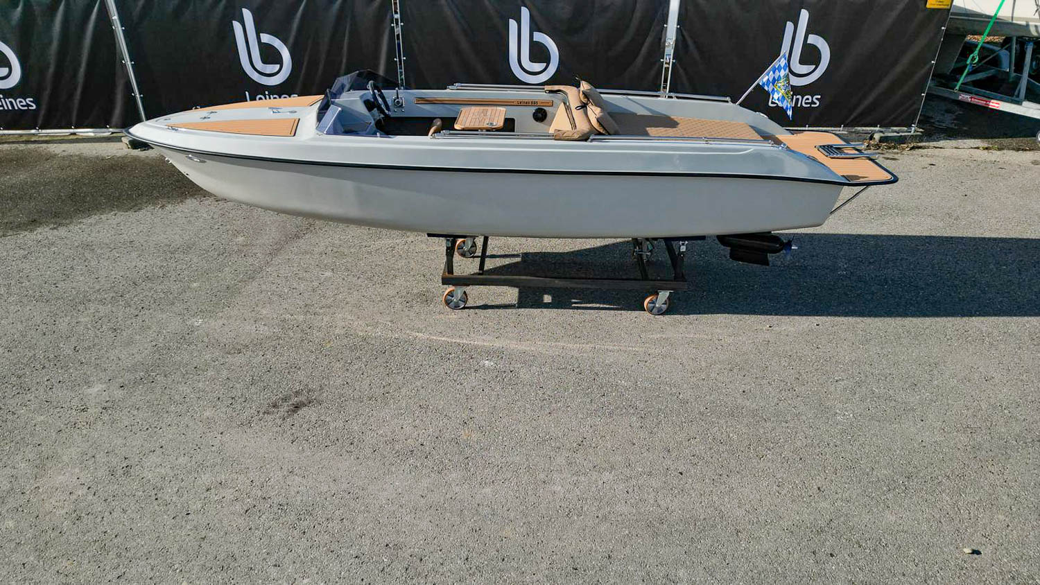 Elektroboot Leines 595 – Ansicht 2